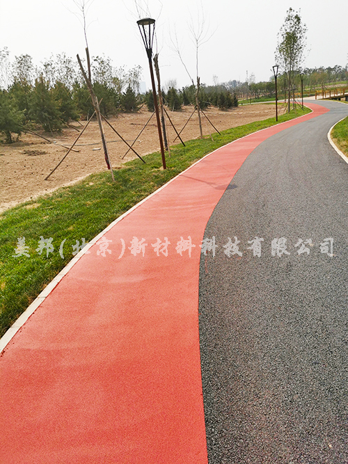 黑橋公園瀝路力彩色路面